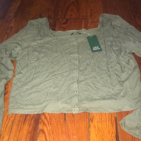 Wild Fable olive green top - Picture 5 of 7